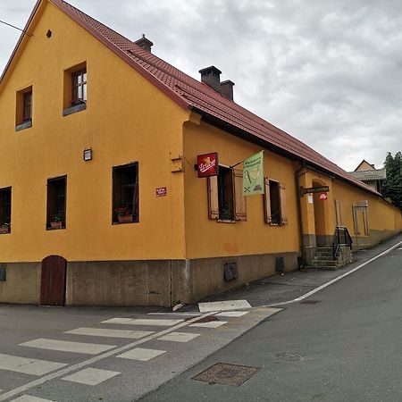 Lovrenc na PohorjuPenzijon Urbanc住宿加早餐旅馆 外观 照片
